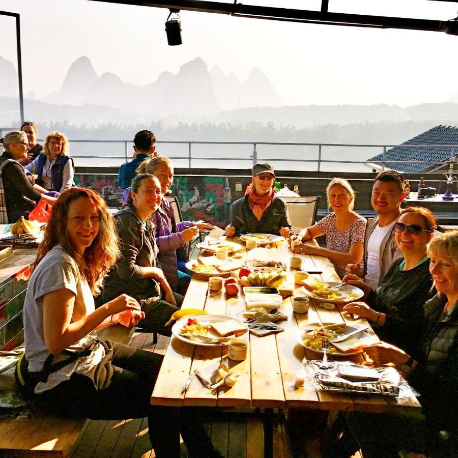 Showbiz Hostel Yangshuo Exterior foto