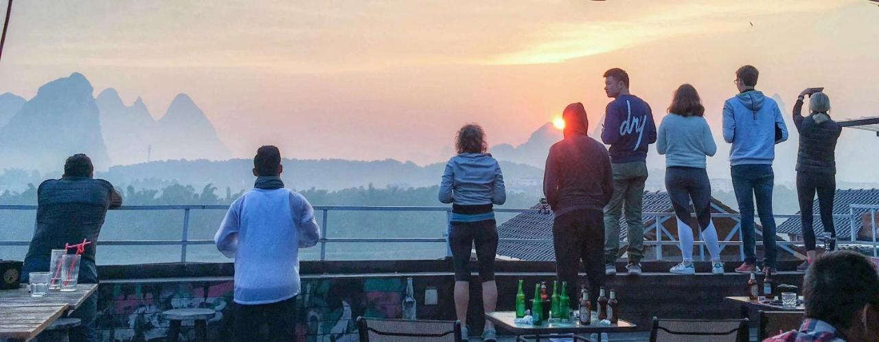Showbiz Hostel Yangshuo Exterior foto